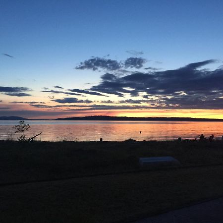 Maxwelton Beach Sunsets! Kayaks & Paddleboards! 1 Min Walk To The Water! Clinton Luaran gambar