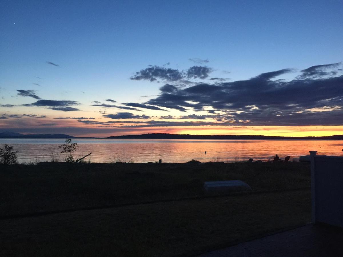 Maxwelton Beach Sunsets! Kayaks & Paddleboards! 1 Min Walk To The Water! Clinton Luaran gambar